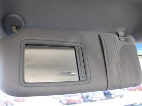 Used 2011 Toyota Camry LE image 37