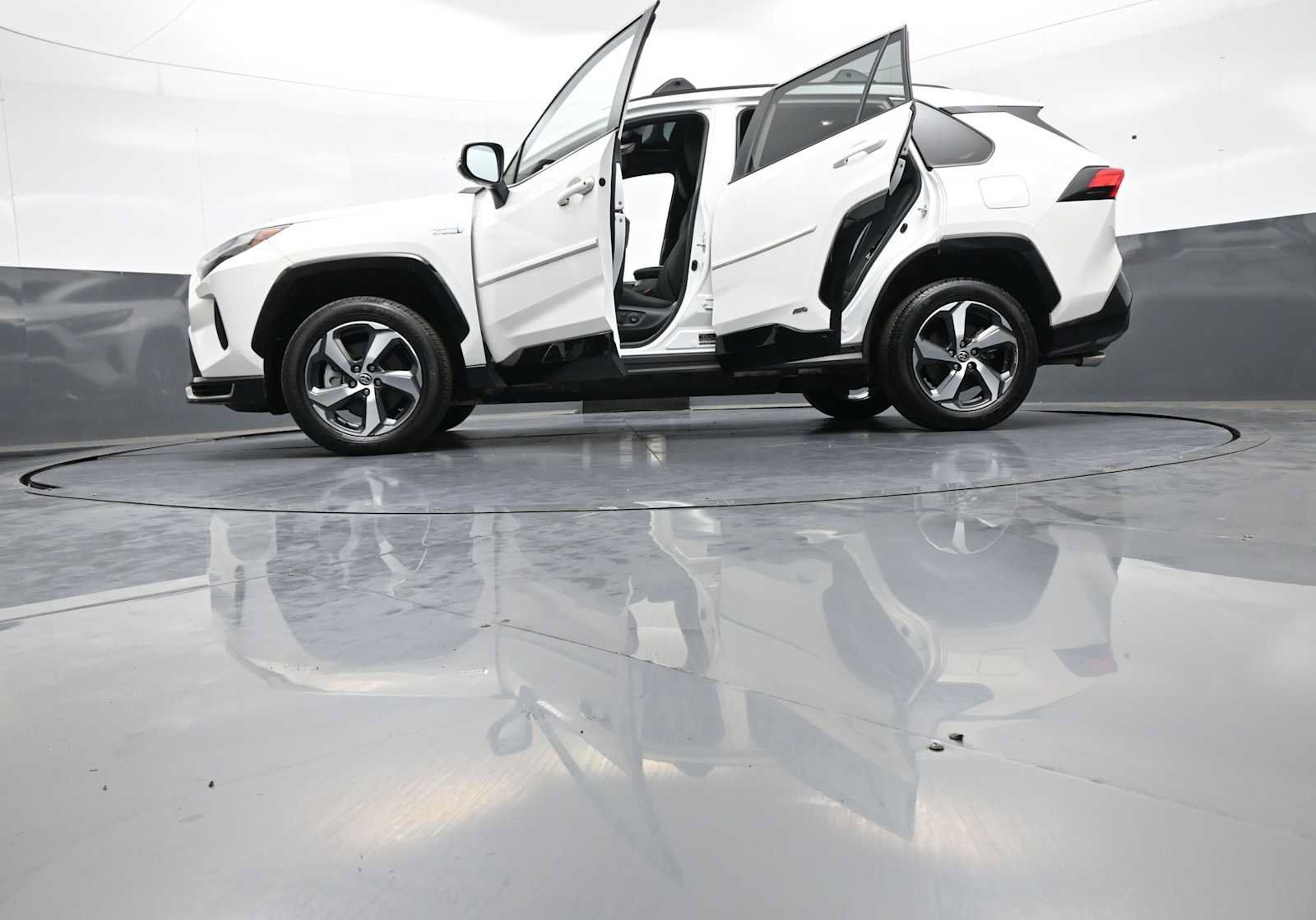 Used 2023 Toyota RAV4 SE w/ Weather & Moonroof Package AWD/4WD image 49