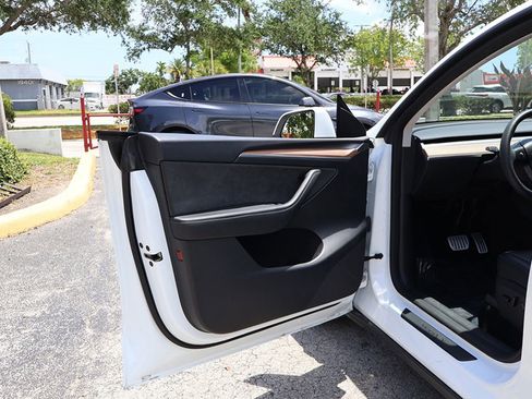 Used 2024 Tesla Model Y Performance AWD/4WD image 24