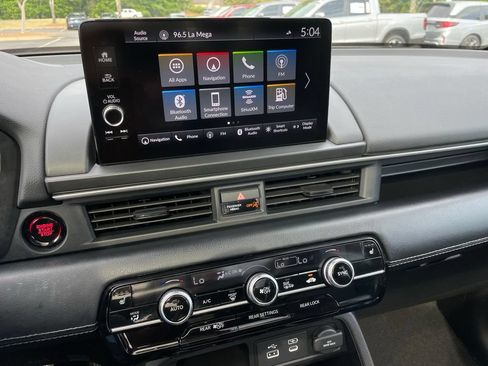 Certified 2025 Honda Pilot Touring image 18