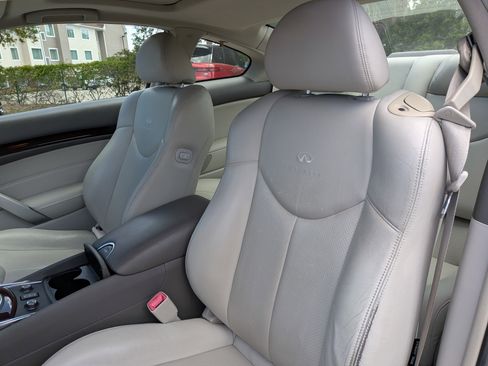 Used 2010 INFINITI G37 x w/ Premium Pkg AWD/4WD image 16