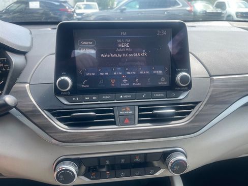 Used 2025 Nissan Altima 2.5 SV FWD image 20