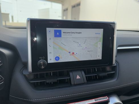 Used 2025 Toyota RAV4 LE image 9