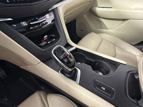 Used 2018 Cadillac XT5 Luxury w/ Driver Awareness Package image 21