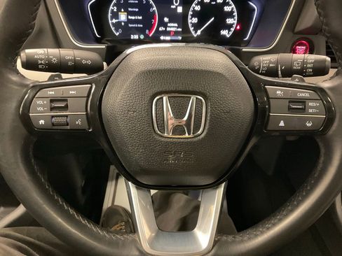 Used 2023 Honda Pilot Touring image 16