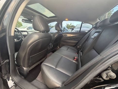 Used 2017 INFINITI Q50 3.0t Premium RWD image 16