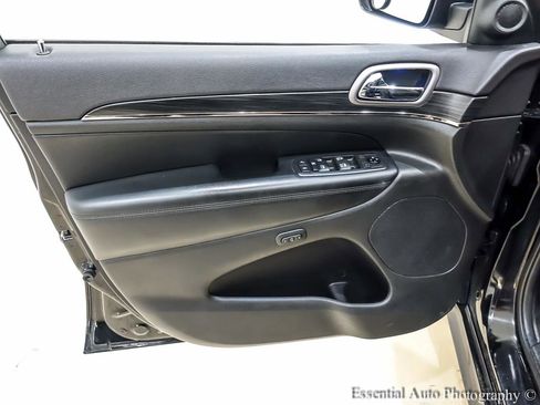 Used 2019 Jeep Grand Cherokee Limited X image 26