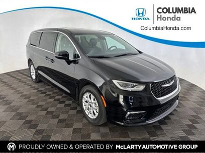 Used 2024 Chrysler Pacifica Touring-L