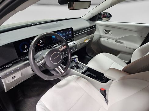 Used 2025 Hyundai Kona SEL FWD image 14