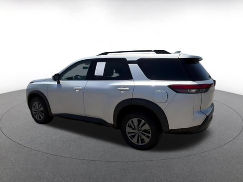 Used 2025 Nissan Pathfinder SV FWD image 10