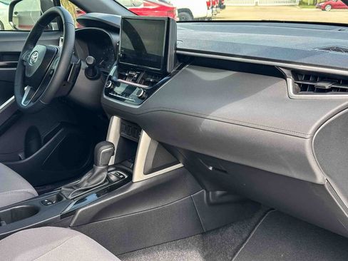 Used 2024 Toyota Corolla Cross SE image 21