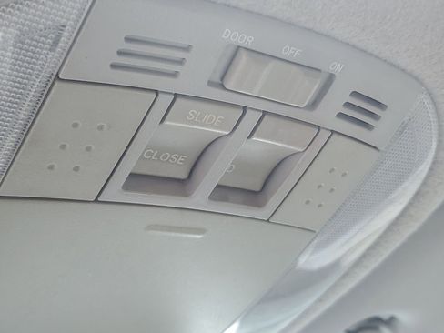 Used 2010 Toyota Corolla LE FWD image 30