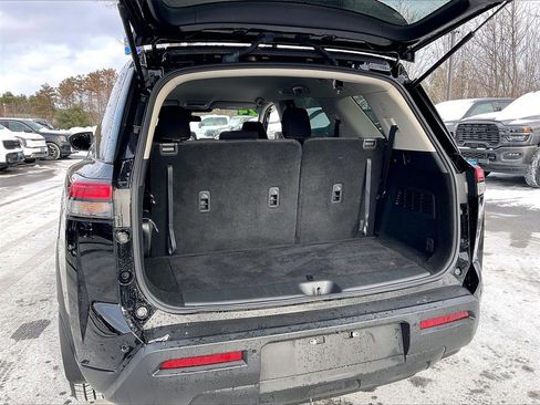 Used 2024 Nissan Pathfinder S image 34