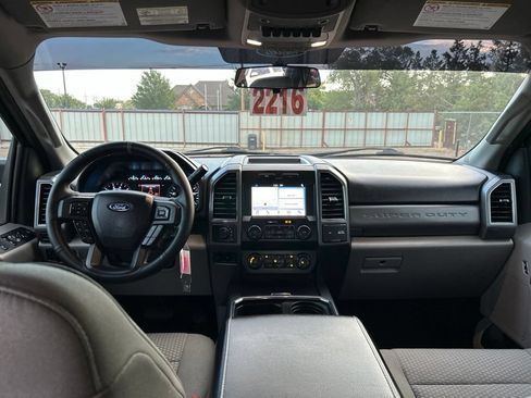Used 2019 Ford F250 XLT w/ XLT Premium Package AWD/4WD image 11