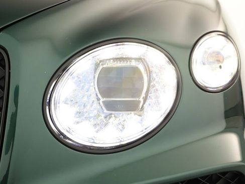 Used 2023 Bentley Bentayga Extended Wheelbase AWD/4WD image 40