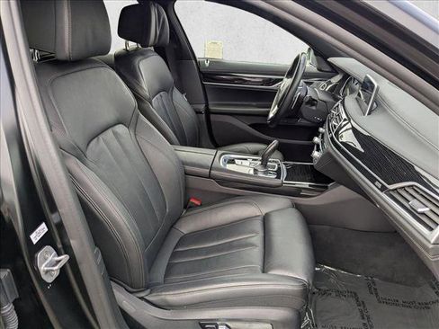 Used 2019 BMW 740i 740i w/ M Sport Package image 23