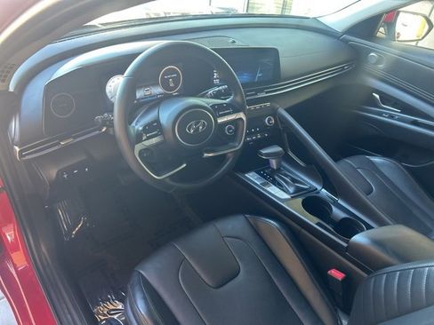 Used 2023 Hyundai Elantra Limited image 17