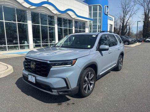 Certified 2023 Honda Pilot Touring image 4