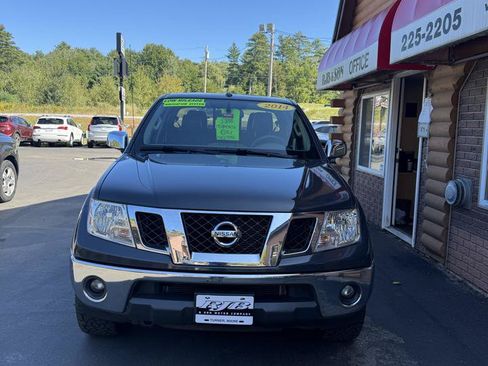 Used 2014 Nissan Frontier SL w/ SL Moonroof Package AWD/4WD image 3