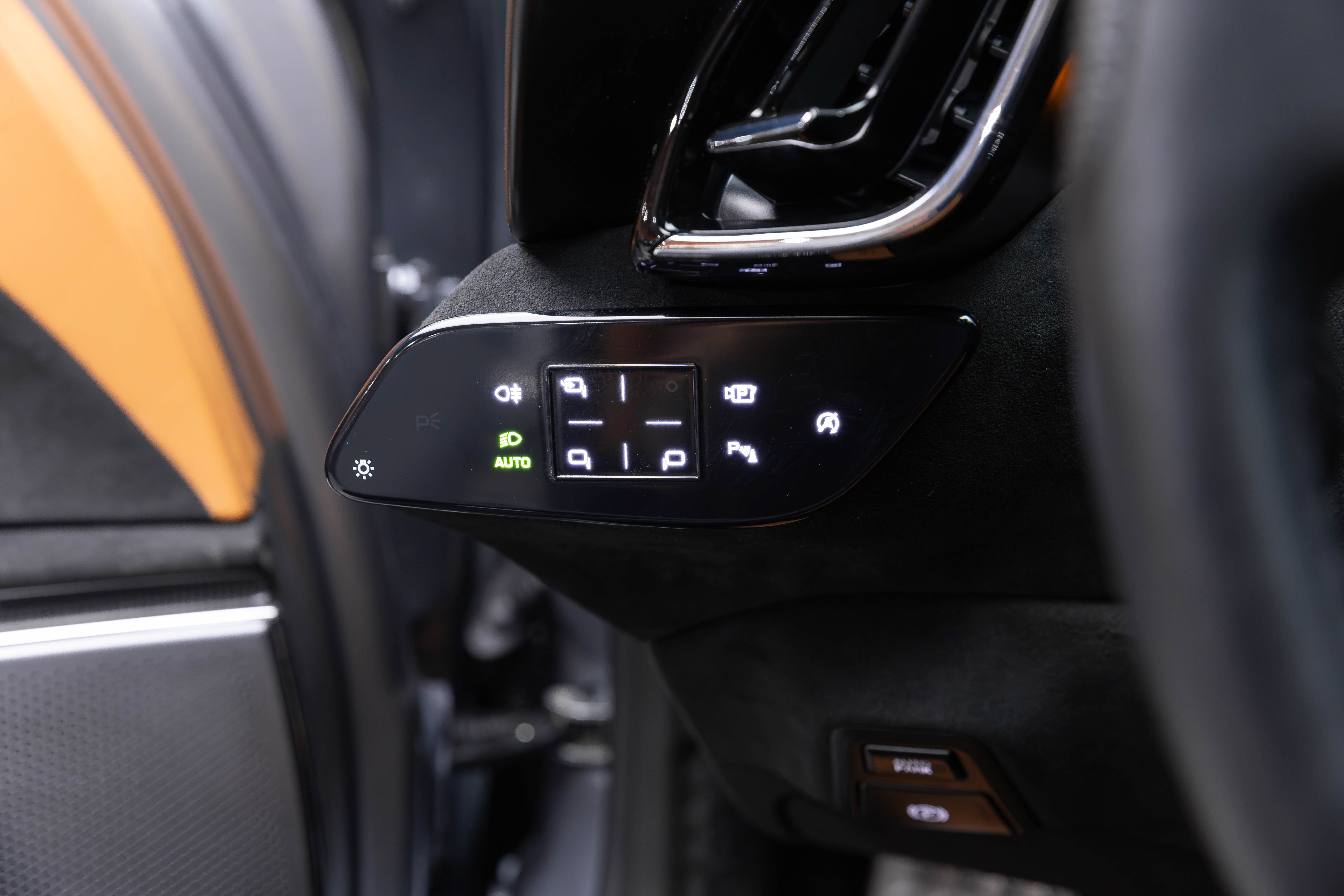 Used 2022 Ferrari Roma RWD image 28