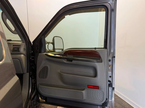 Used 2006 Ford F350 Lariat AWD/4WD image 23
