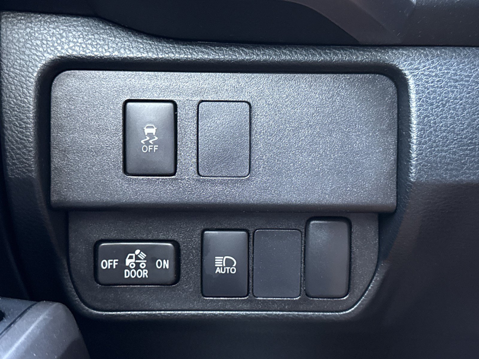 Used 2022 Toyota Tacoma SR5 w/ Technology Package RWD image 18