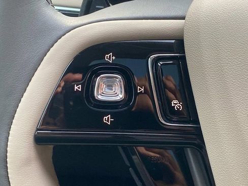 Used 2024 Lincoln Corsair Reserve w/ Equipment Group 201A image 18