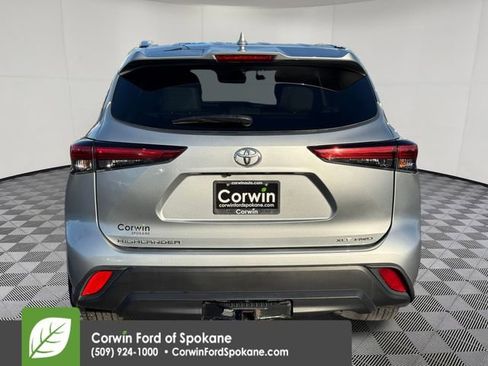 Used 2021 Toyota Highlander XLE image 18