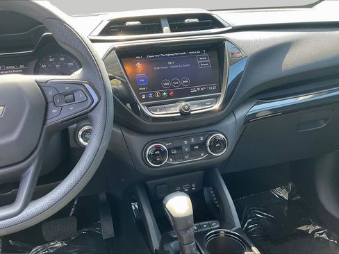 Used 2023 Chevrolet TrailBlazer LT w/ Convenience Package AWD/4WD image 13