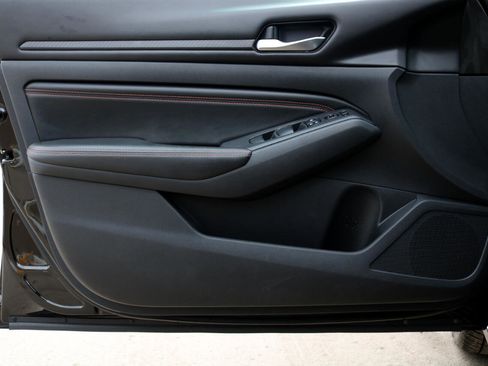 Used 2021 Nissan Altima 2.5 SR image 17