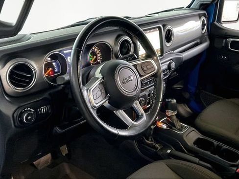 Used 2022 Jeep Wrangler Unlimited Sahara image 12