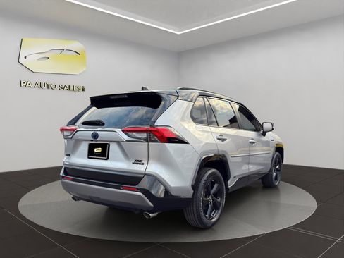 Used 2019 Toyota RAV4 XSE image 7