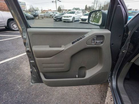 Used 2019 Nissan Frontier SV image 13