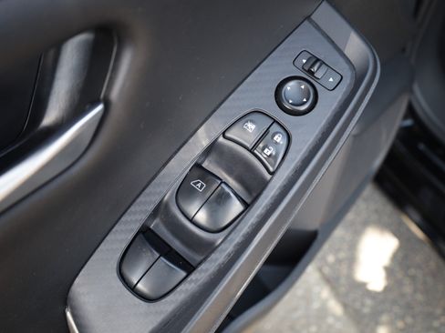 Used 2024 Nissan Sentra SV FWD image 20
