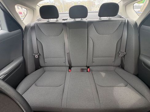 Used 2025 Kia K4 LXS image 37