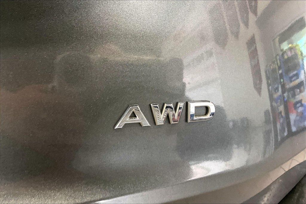 Used 2023 Nissan Rogue S AWD/4WD image 19