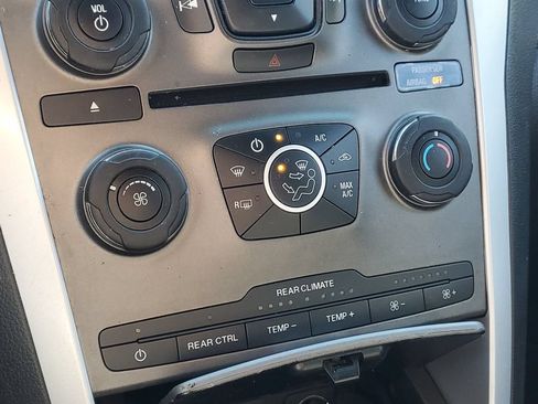 Used 2014 Ford Explorer XLT AWD/4WD image 22