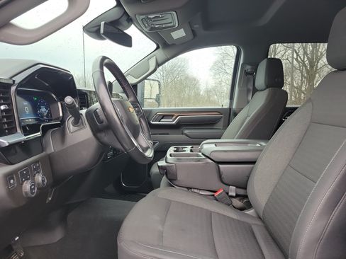 Used 2025 Chevrolet Silverado 2500 LT w/ Safety Package AWD/4WD image 15