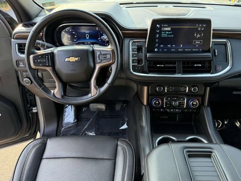 Used 2023 Chevrolet Suburban High Country image 8