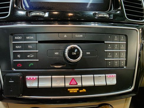 Used 2017 Mercedes-Benz GLE 350 4MATIC image 32