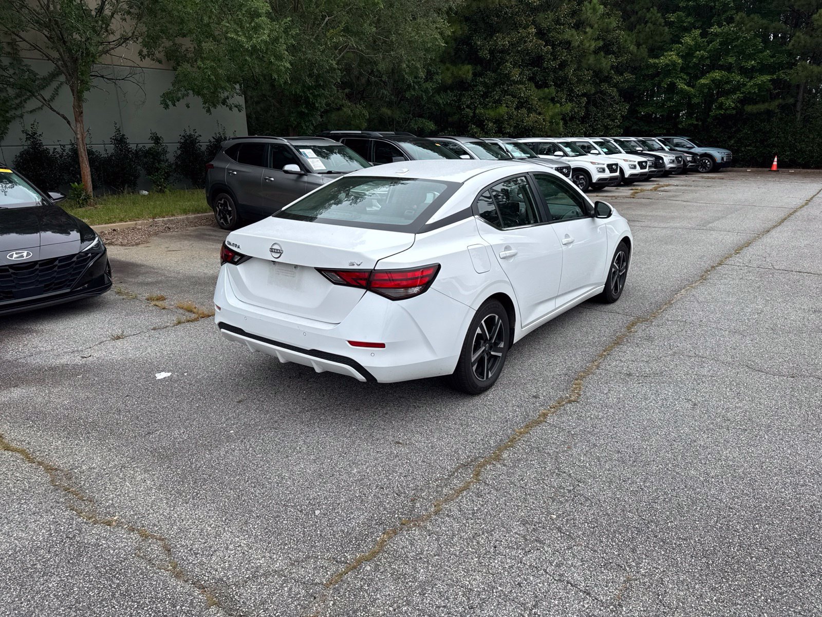 Used 2024 Nissan Sentra SV FWD image 4