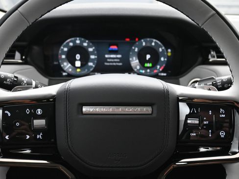 Certified 2025 Land Rover Range Rover Velar Dynamic SE image 17