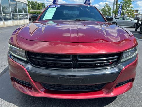 Used 2018 Dodge Charger SXT w/ Blacktop Package RWD image 9