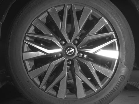 Used 2025 Nissan Altima 2.5 SV image 14