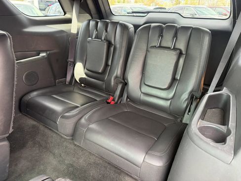 Used 2014 Ford Explorer XLT w/ Equipment Group 202A image 29