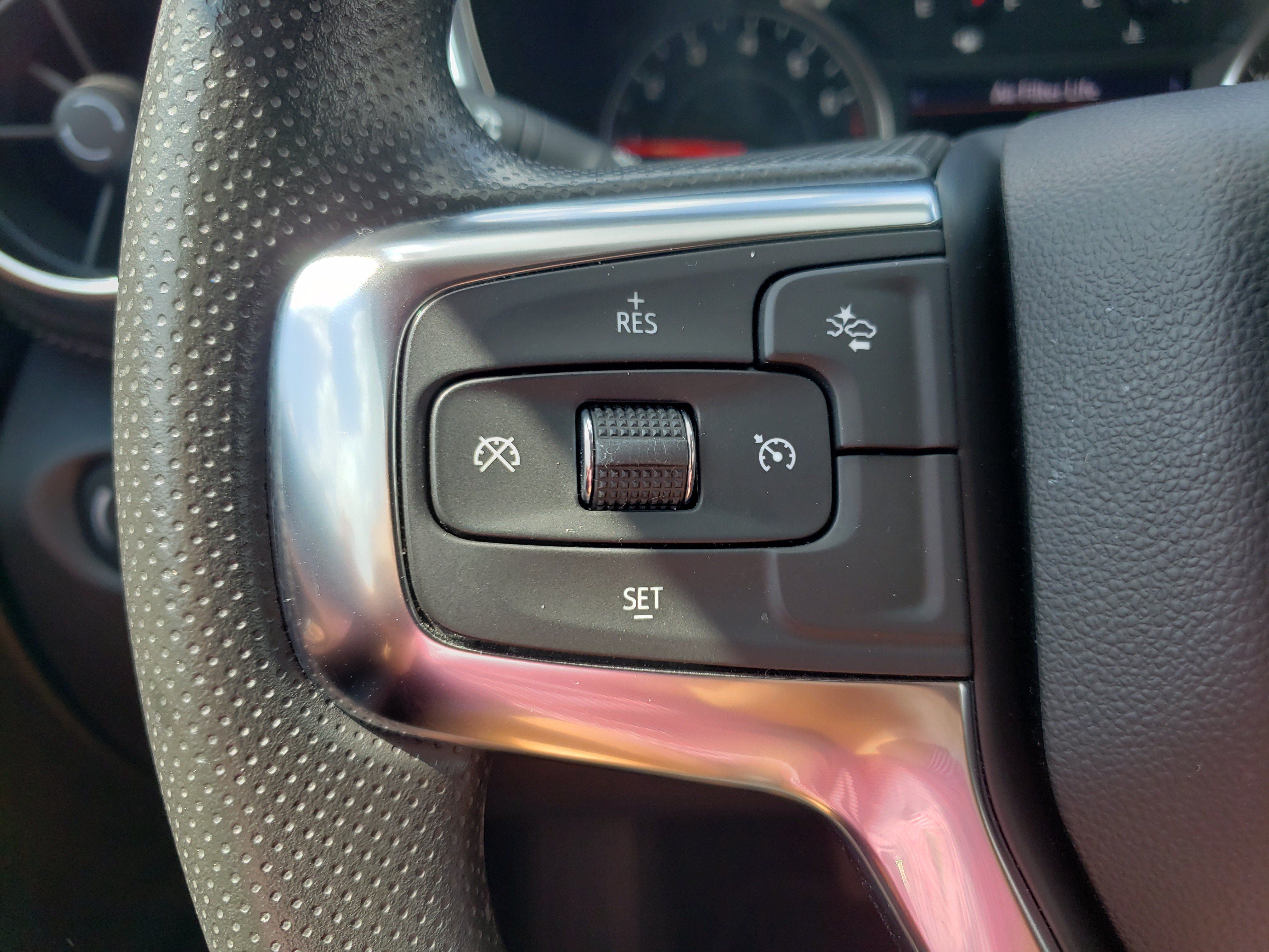 Used 2025 Chevrolet Blazer LT FWD image 16
