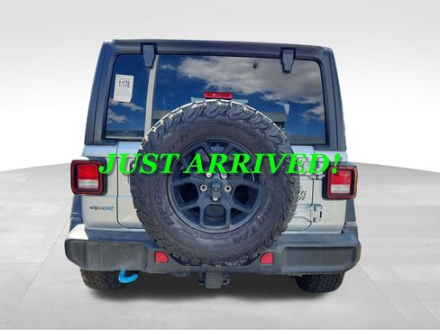Used 2024 Jeep Wrangler Unlimited AWD/4WD image 3
