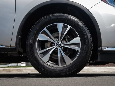Used 2019 Nissan Murano S FWD image 12