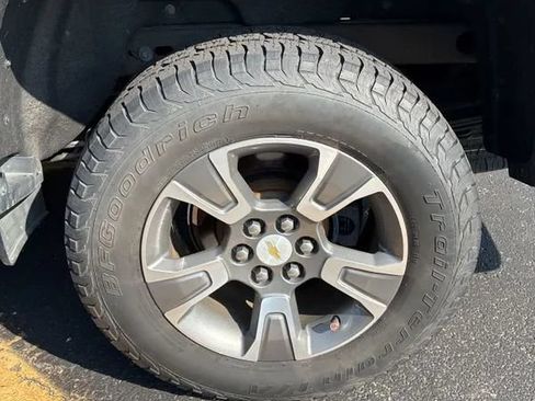 Used 2017 Chevrolet Colorado Z71 AWD/4WD image 16