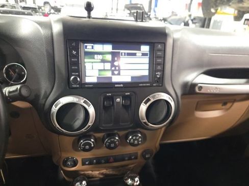 Used 2013 Jeep Wrangler Rubicon w/ Dual Top Group AWD/4WD image 15